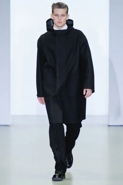 Look 10